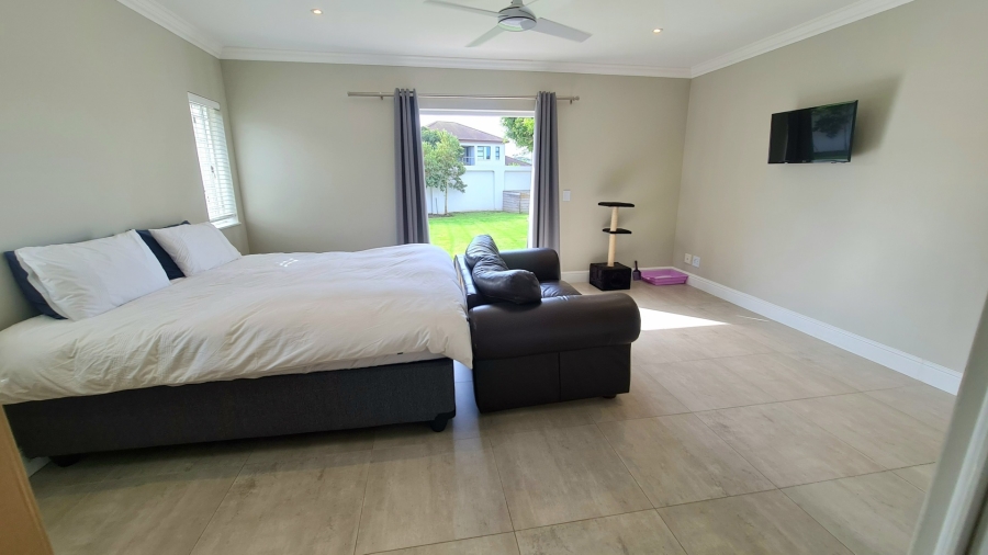 4 Bedroom Property for Sale in Whale Rock Western Cape